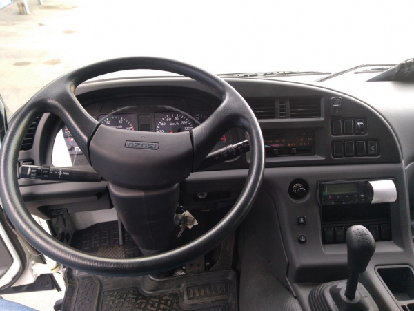 Автомобиль-самосвал с задней разгрузкой на шасси ISUZU GIGA CYZ52M 6х4 16 м3